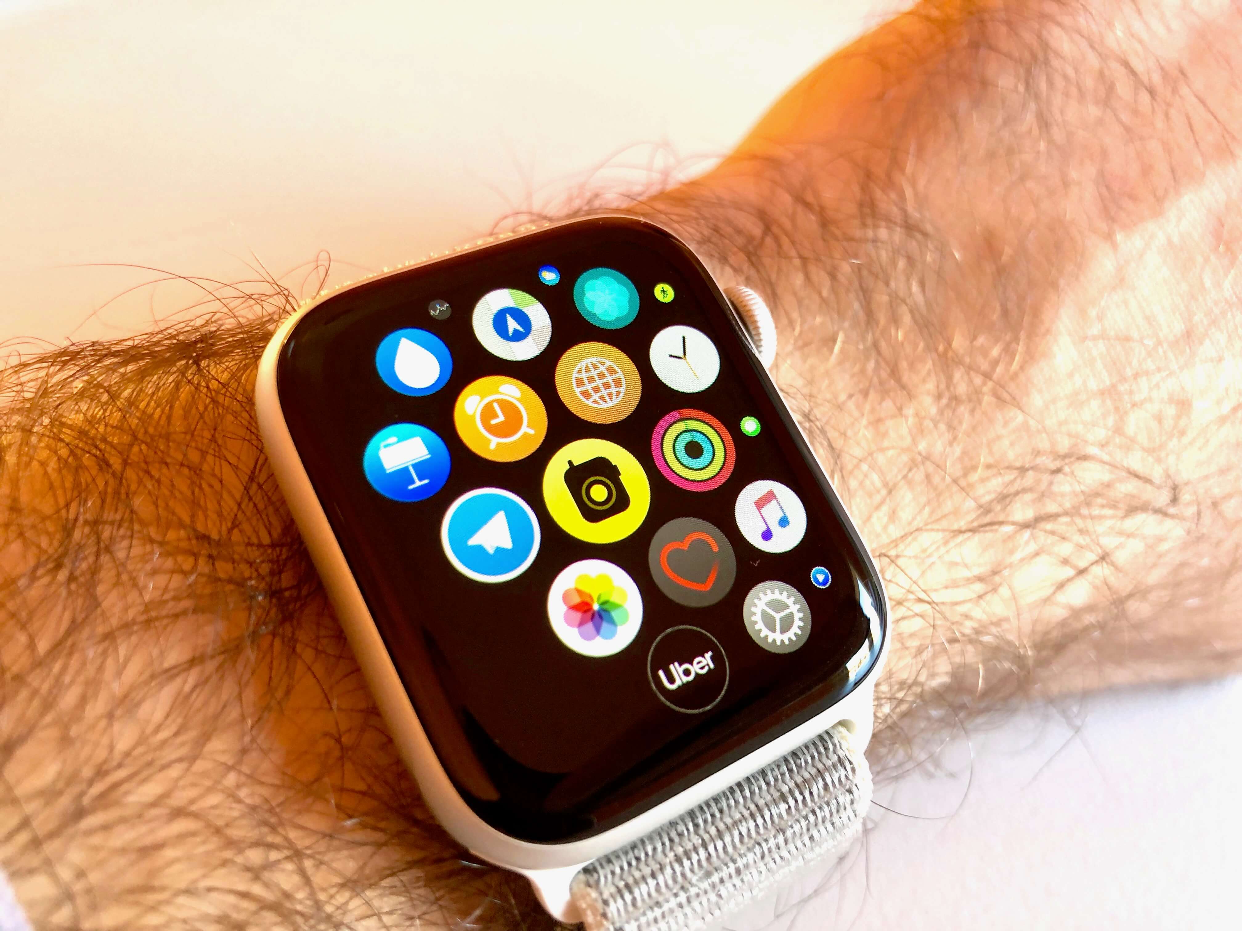 Cómo desinstalar las apps de nuestro Apple Watch que no usamos y ganar espacio extra en el dispositivo