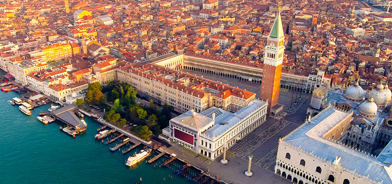 La emblemática Procuratie Vecchie de Venecia abre sus puertas a los visitantes por primera vez en la historia. Qué podemos encontrar en su interior